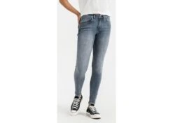 Women's Performance Mid-Rise Skinny Jeans